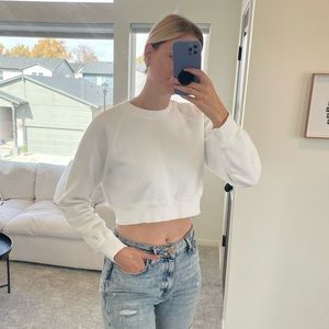 Aritizia TNA Cozy Fleece Perfect Cropped Sweatshirt White